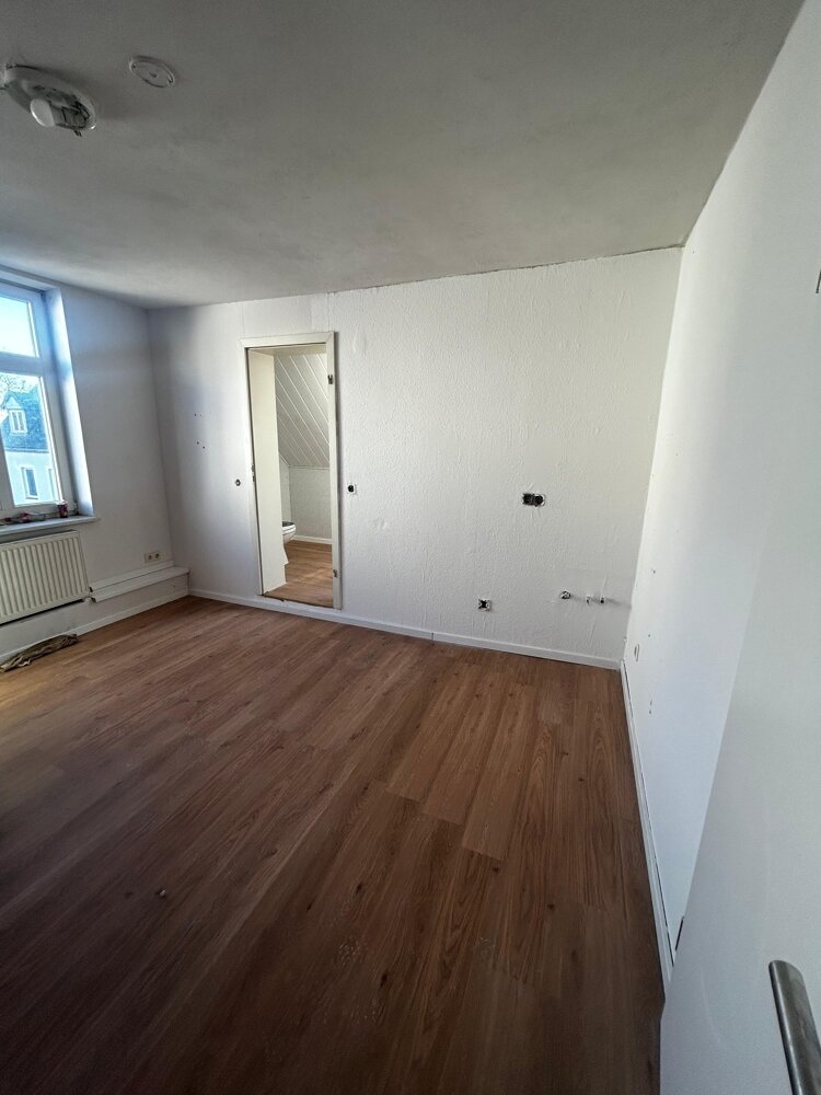 Wohnung zur Miete 250 € 2 Zimmer 22 m²<br/>Wohnfläche 2.<br/>Geschoss 01.02.2025<br/>Verfügbarkeit Bad Lippspringe 33175