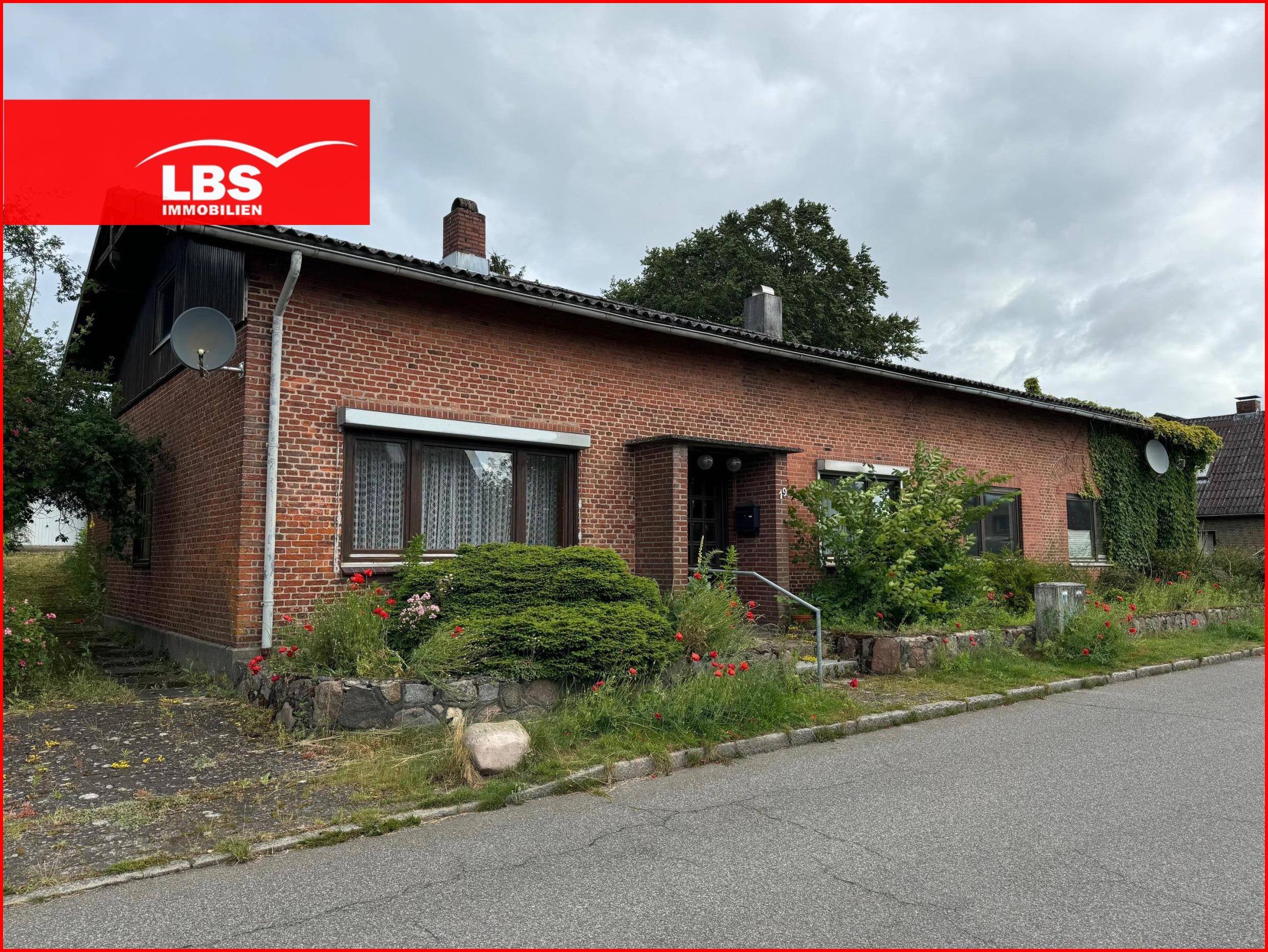 Mehrfamilienhaus zum Kauf 235.000 € 7 Zimmer 175 m²<br/>Wohnfläche 1.051 m²<br/>Grundstück ab sofort<br/>Verfügbarkeit Großenaspe Großenaspe 24623