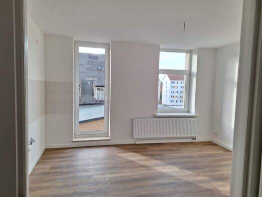 Wohnung zur Miete 850 € 5 Zimmer 140 m² 1. Geschoss Zentrum Zentrum 09111