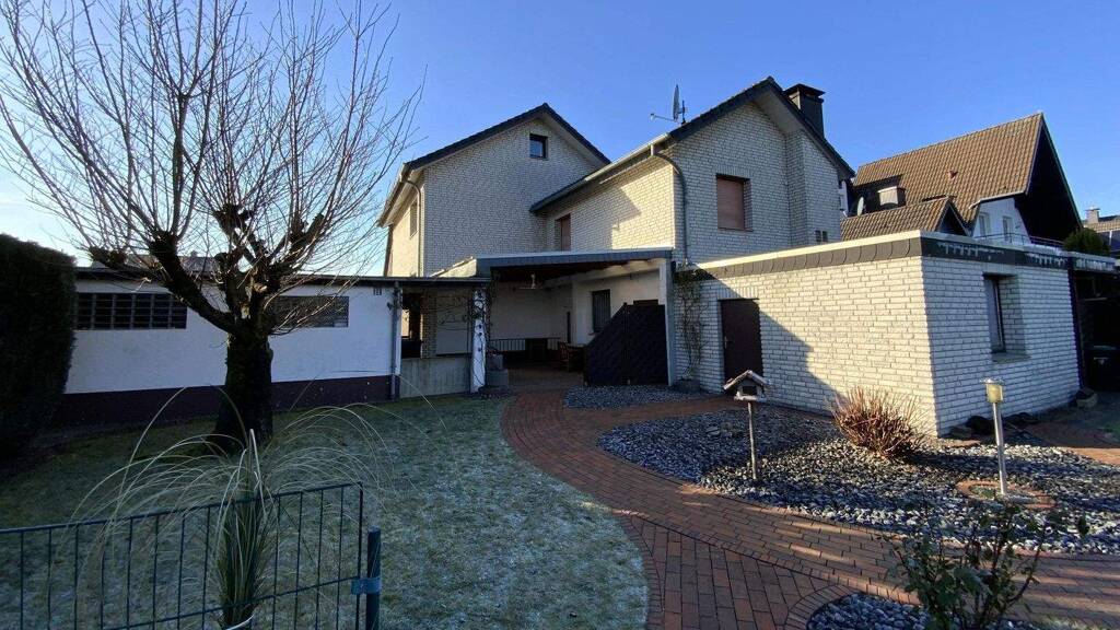 Mehrfamilienhaus zum Kauf 385.000 € 5 Zimmer 122 m² 994 m² Grundstück Asemissen Leopoldshöhe 33818