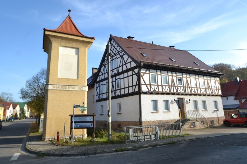 Mehrfamilienhaus zum Kauf 399.000 € 15 Zimmer 320 m²<br/>Wohnfläche 1.250 m²<br/>Grundstück Burgwenden Großmonra / Burgwenden 99625