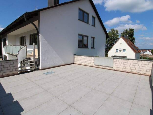 Wohnung zur Miete 1.430 € 4 Zimmer 130,6 m² 1. Geschoss frei ab 01.02.2026 Großostheim 63762