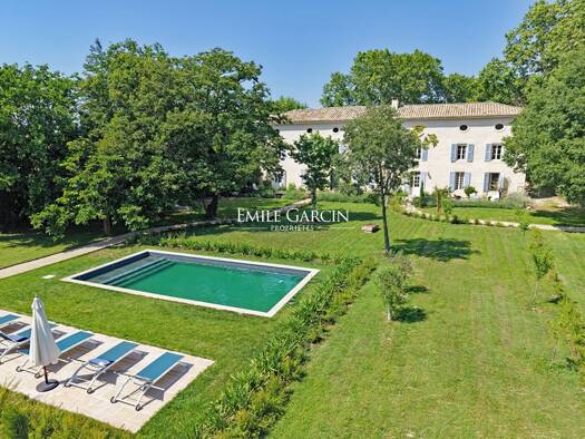 Haus zum Kauf 1.590.000 € 10.000 m² Grundstück Montfavet Centre Avignon 84000