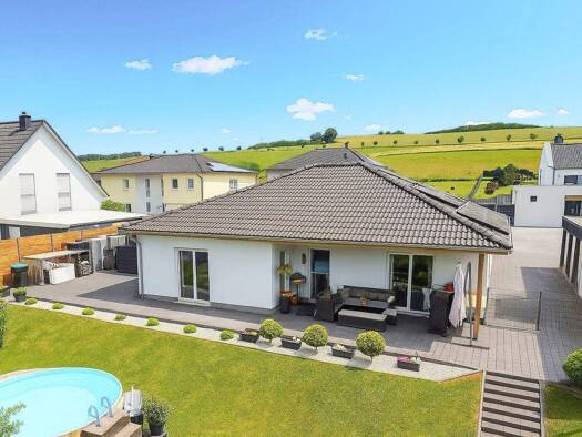 Bungalow zum Kauf 450.000 € 4 Zimmer 113 m² 638 m² Grundstück Zerf 54314