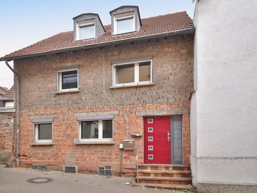 Einfamilienhaus zum Kauf 149.000 € 4 Zimmer 110 m² 217 m² Grundstück Albersweiler 76857