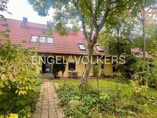 Haus zum Kauf 349.000 € 8 Zimmer 188 m² 4.000 m² Grundstück Lübstorf 19069