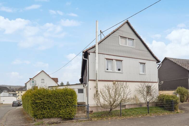 Einfamilienhaus zum Kauf 170.000 € 168 m² 404 m² Grundstück Heckholzhausen Beselich 65614