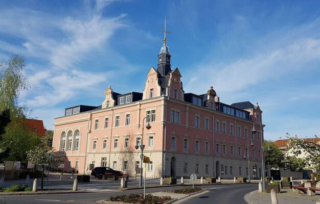 Wohnung zur Miete 1.350 € 3 Zimmer 101 m² Dachgeschoss, 4. Geschoss frei ab 01.08.2025 Haußmannplatz 3 Kreischa Kreischa 01731