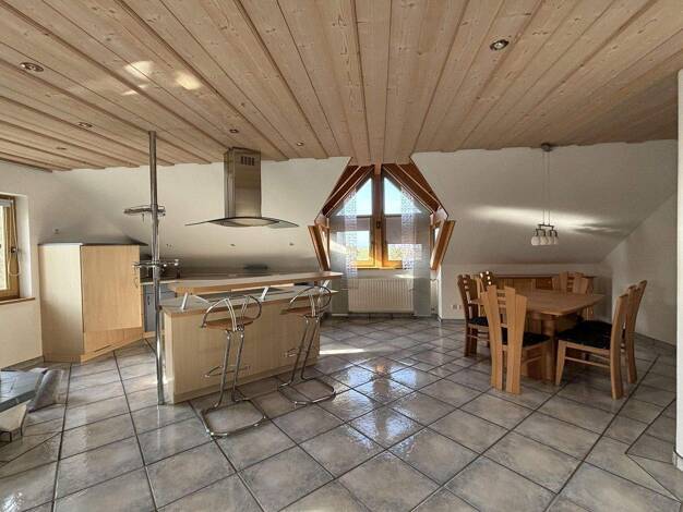 Wohnung zur Miete 770 € 3 Zimmer 120 m² 1. Geschoss frei ab 01.07.2026 Sternberg Sulzdorf 97528