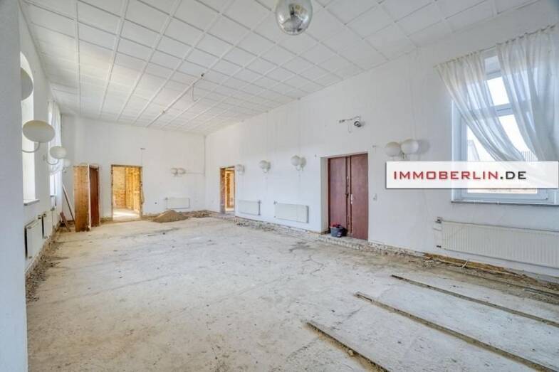 Haus zum Kauf 350.000 € 10 Zimmer 359 m² 4.163 m² Grundstück frei ab sofort Schönermark 16775