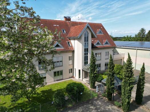 Mehrfamilienhaus zum Kauf 1.998.000 € 21 Zimmer 820 m² 3.752 m² Grundstück Heitersheim 79423