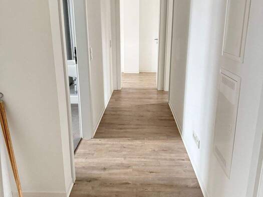 Wohnung zur Miete 470 € 2,5 Zimmer 67,2 m² 3. Geschoss Hauptstraße 1 Rochlitz Rochlitz 09306