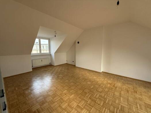 Studio zur Miete 370 € 1 Zimmer 40,7 m² 4. Geschoss Sankt Leonhard Graz 8010