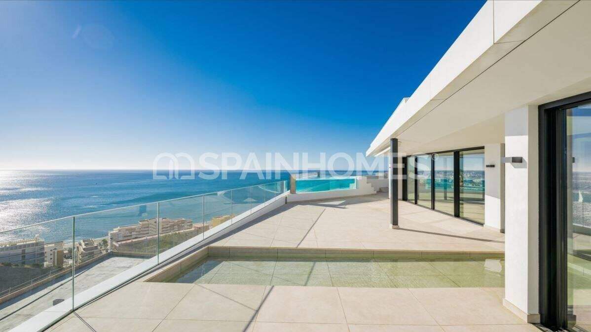 Elegantes Penthouse mit großer Terrasse in Fuengirola, Málaga