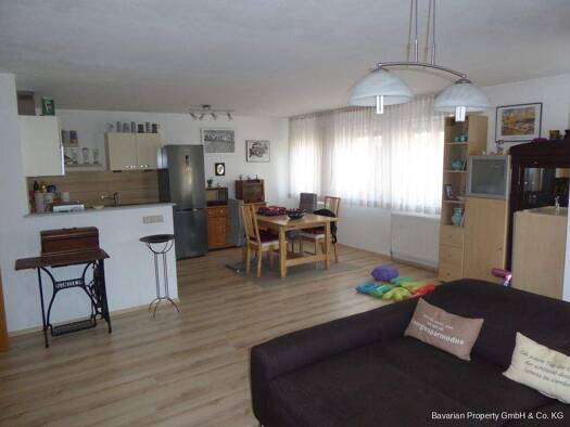 Wohnung zum Kauf 199.900 € 2 Zimmer 70,5 m² EG Straubing 94315