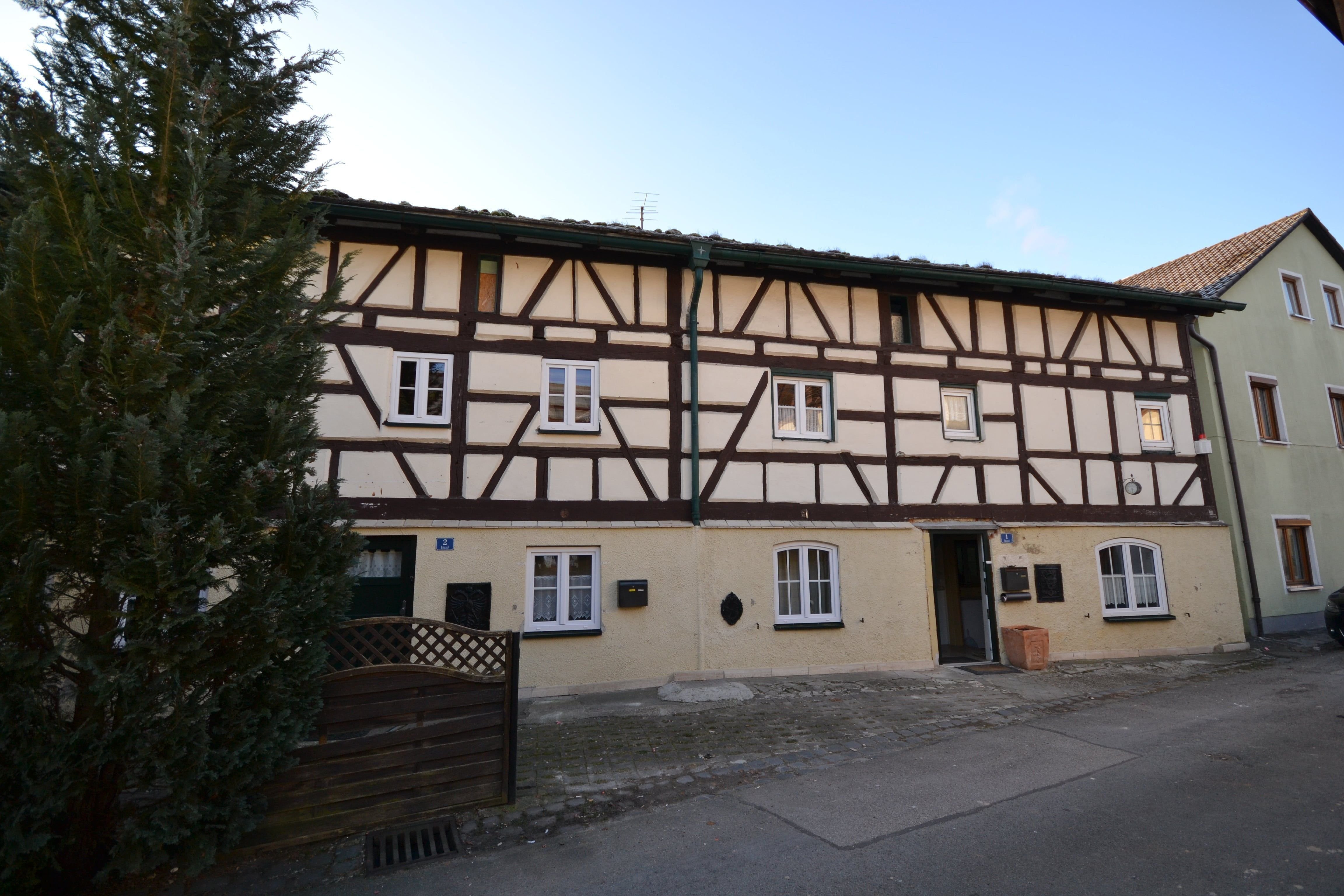 Haus zum Kauf 450.000 € 162 m²<br/>Wohnfläche 388 m²<br/>Grundstück Bräugaßl 1 Dollnstein Dollnstein 91795