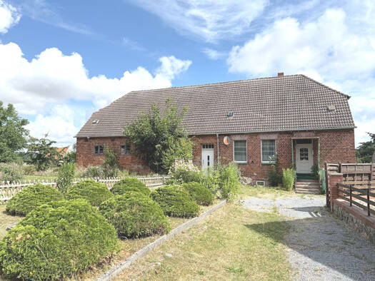 Doppelhaushälfte zum Kauf 130.000 € 3 Zimmer 99 m² 1.883 m² Grundstück Grauenhagen Woldegk 17348