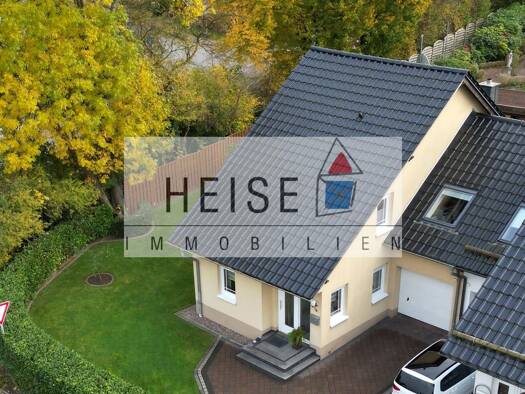 Doppelhaushälfte zum Kauf 420.000 € 6 Zimmer 136 m² 521 m² Grundstück Holzminden Holzminden 37603