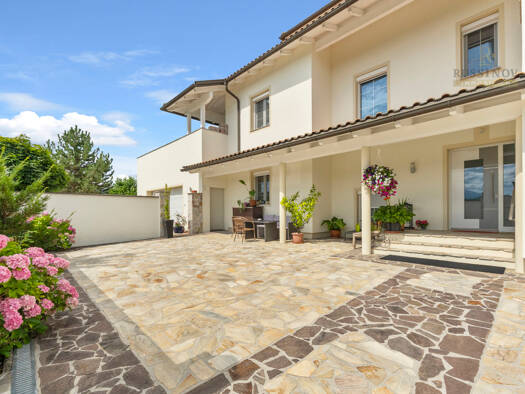 Villa zum Kauf 8 Zimmer 223,8 m² 2.000 m² Grundstück Völkermarkt 9121