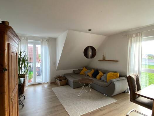 Penthouse zur Miete 840 € 2,5 Zimmer 74 m² Geschoss 2/3 frei ab 01.11.2025 Großenseebach 91091