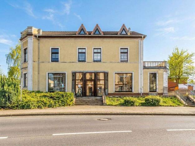 Mehrfamilienhaus zum Kauf 419.000 € 8 Zimmer 282 m² 1.351 m² Grundstück Neustadt Neustadt (Dosse) 16845