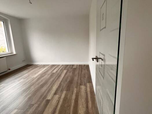 Wohnung zur Miete 400 € 2 Zimmer 54 m² Geschoss 1/2 frei ab 01.12.2025 Hohensteiner Straße 53 Reichenbrand Chemnitz 09117