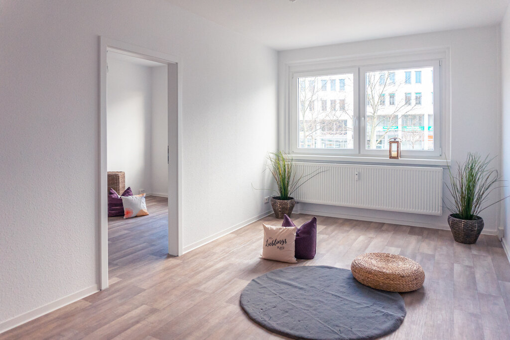 Wohnung zur Miete 300 € 3 Zimmer 53,2 m²<br/>Wohnfläche 3.<br/>Geschoss Leipziger Str. 142f Borna-Heinersdorf 131 Chemnitz 09114