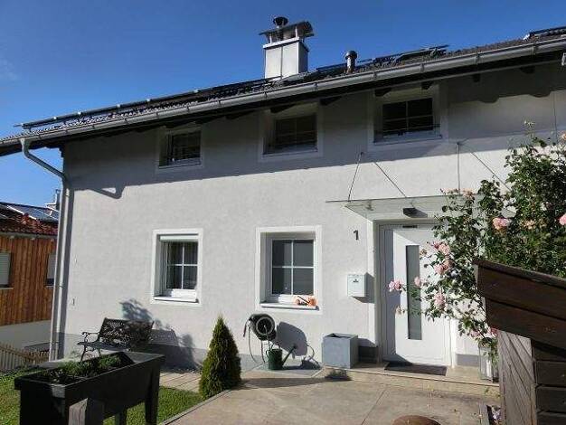 Doppelhaushälfte zur Miete 2.100 € 7,5 Zimmer 138 m² 290 m² Grundstück frei ab 01.09.2026 Eschenweg 1 Harzberg Miesbach 83714