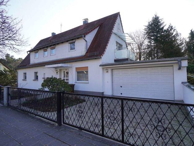 Mehrfamilienhaus zum Kauf 595.000 € 6,5 Zimmer 200 m² 1.300 m² Grundstück Behringersdorf Schwaig bei Nürnberg 90571