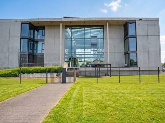 Bürogebäude zur Miete 4.977 € 9 Zimmer 255 m² Bürofläche Oos Baden-Baden 76532