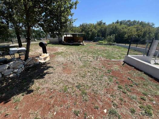 Land-/Forstwirtschaft zum Kauf 45.000 € Veli vrh, Pula Veli Vrh - Industrijska zona