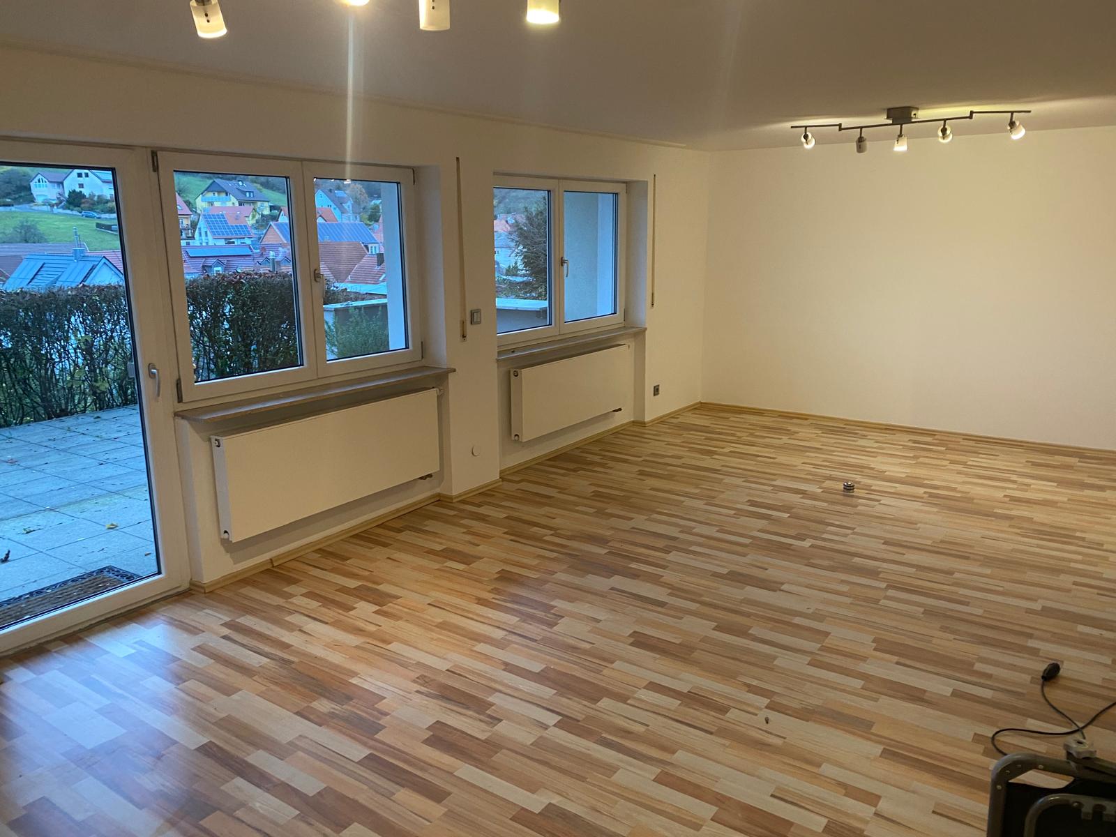 Wohnung zur Miete 957 € 3 Zimmer 87 m²<br/>Wohnfläche UG<br/>Geschoss ab sofort<br/>Verfügbarkeit Oberlehrer Beck Straße 13 Theilheim 97288