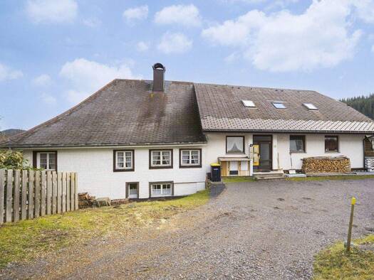 Haus zum Kauf 795.000 € 18 Zimmer 365 m² 1.883 m² Grundstück Altglashütten Feldberg / Altglashütten 79868