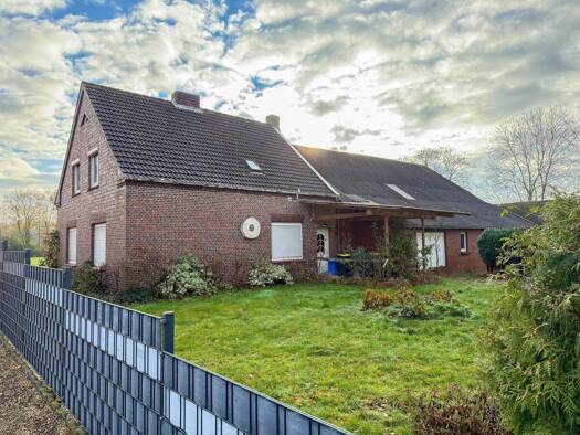 Mehrfamilienhaus zum Kauf 239.000 € 10 Zimmer 300 m² 6.574 m² Grundstück Plaggenburg Aurich / Plaggenburg 26607