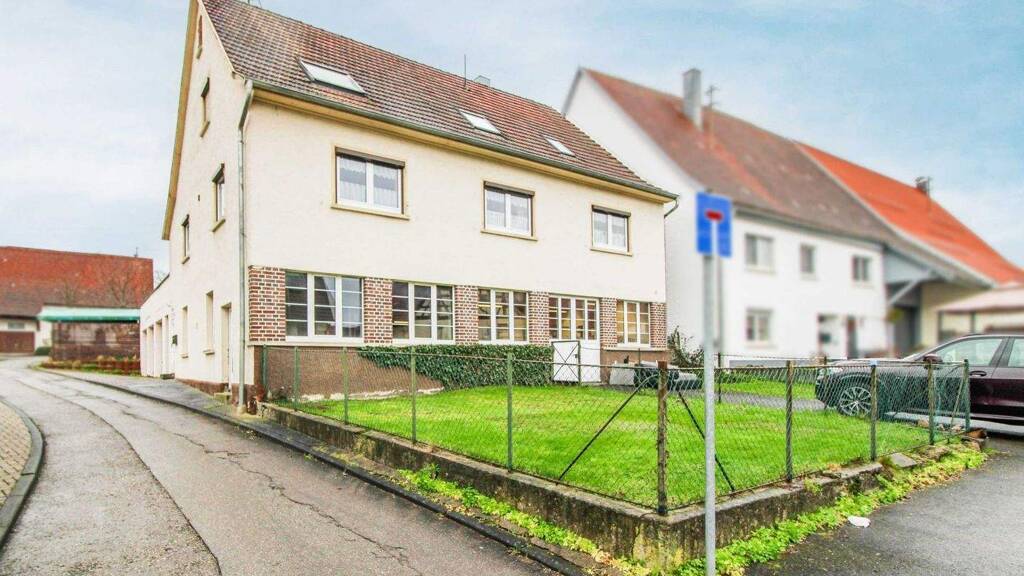 Mehrfamilienhaus zum Kauf 399.000 € 8 Zimmer 213,7 m² 530,3 m² Grundstück Wessingen Bisingen 72406