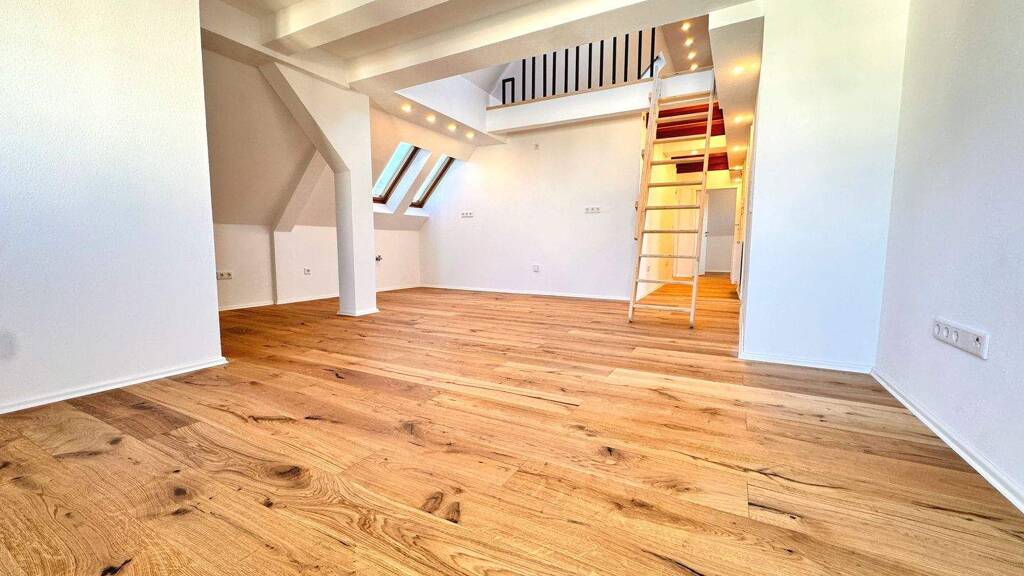 Wohnung zum Kauf provisionsfrei 329.000 € 4 Zimmer 82 m² 2 Geschosse frei ab sofort Erlanger Straße 11 Heßdorf 91093