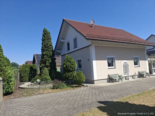 Einfamilienhaus zum Kauf 354.000 € 5 Zimmer 130 m² 979 m² Grundstück Wallersdorf Wallersdorf 94522