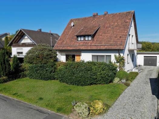 Einfamilienhaus zum Kauf 265.000 € 4,5 Zimmer 135 m² 1.066 m² Grundstück Weitramsdorf 96479
