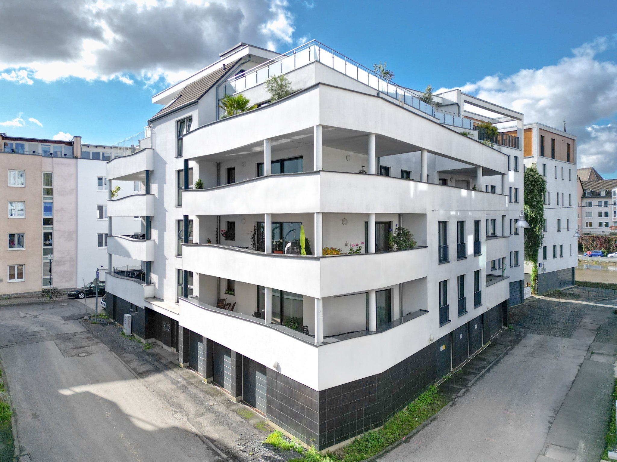 Wohnung zum Kauf 379.000 € 4 Zimmer 105 m²<br/>Wohnfläche 01.12.2025<br/>Verfügbarkeit Unterneustadt Kassel 34123