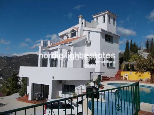 Chalet zum Kauf 950.000 € 4 Zimmer 207 m² Torrox 29770