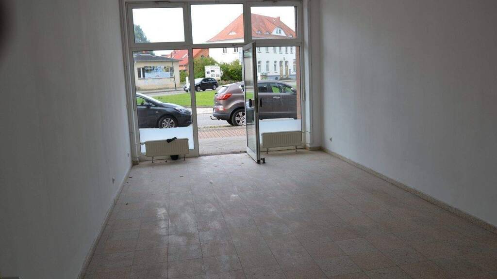 Praxis zur Miete 377 € 75 m² Bürofläche Bahnhofsplatz 3 Krakow Krakow am See 18292