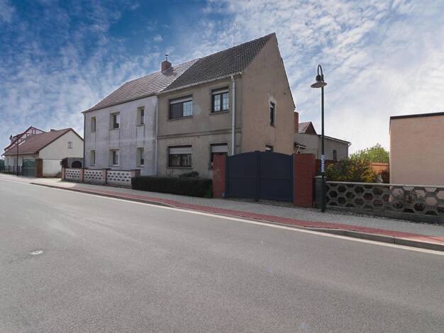 Doppelhaushälfte zum Kauf 75.000 € 3 Zimmer 97 m² 3.077 m² Grundstück Cobbel Tangerhütte 39517