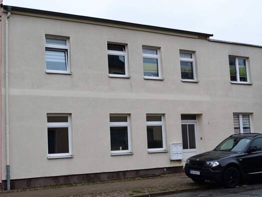 Wohnung zur Miete 300 € 45 m² Ernst-Thälmann-Straße 3 Krakow Krakow am See 18292