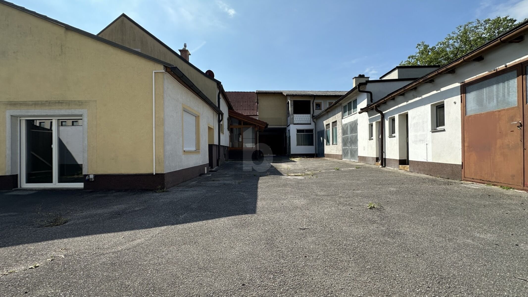 Mehrfamilienhaus zum Kauf 920.000 € 360 m²<br/>Wohnfläche 1.685 m²<br/>Grundstück Bad Erlach 2822