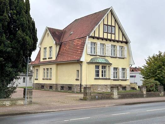 Villa zum Kauf provisionsfrei 299.299 € 8 Zimmer 251,7 m² 949 m² Grundstück Stadthagen Stadthagen 31655