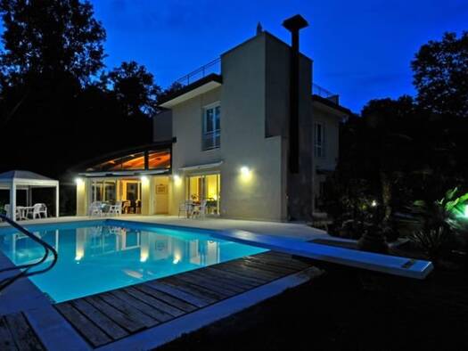 Haus zum Kauf 2.100.000 € 378 m² Grundstück pietrasanta