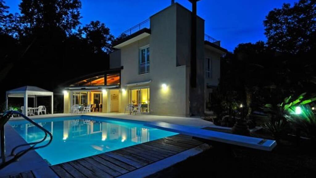 Haus zum Kauf 2.100.000 € 378 m² Grundstück pietrasanta