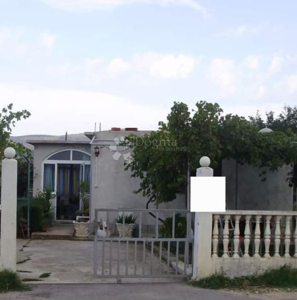 Haus zum Kauf 200.000 € 2 Zimmer 67 m²<br/>Wohnfläche 95 m²<br/>Grundstück Trogir center 21220