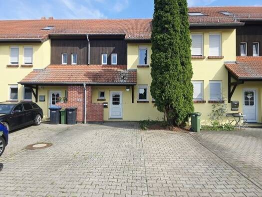Reihenmittelhaus zur Miete 1.050 € 4 Zimmer 136 m² 212 m² Grundstück frei ab sofort Saara Nobitz 04603