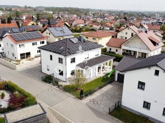 Einfamilienhaus zur Miete 2.000 € 8 Zimmer 260 m² 565 m² Grundstück frei ab 01.01.2026 Langquaid 84085